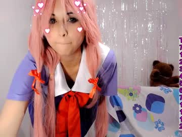 اسمع صوت كسها المبلول محتاجة كتير