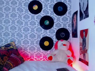 الابن ينام بجانب الام سكس محارم