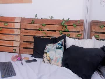 نيكنى فى كسى بس براحة كسى بيوجعنى